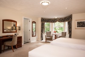 Malone Lodge Hotel & Apartments