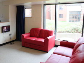 Queen's University Belfast, Elms Village