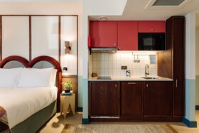 Room2 Belfast Hometel