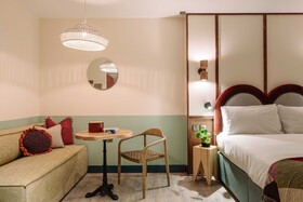 Room2 Belfast Hometel