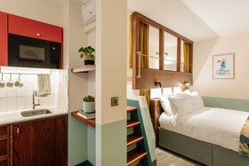 Room2 Belfast Hometel