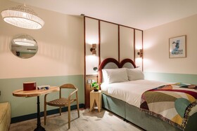 Room2 Belfast Hometel