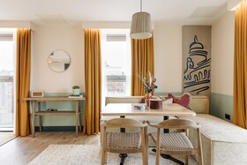 Room2 Belfast Hometel