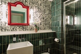 Room2 Belfast Hometel