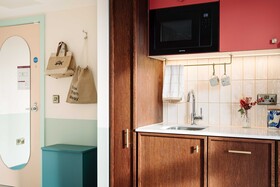 Room2 Belfast Hometel