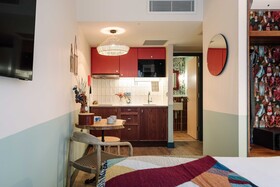 Room2 Belfast Hometel