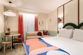 Room2 Belfast Hometel