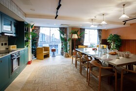 Room2 Belfast Hometel