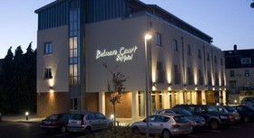 Belmore Court & Motel