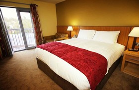 Belmore Court & Motel