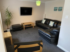 Ivy Cottage-Serviced accommodation