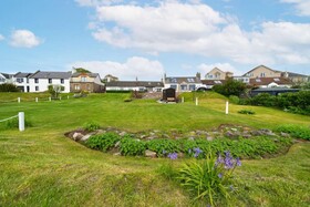 Bellrock View - Traditional Coastal Retreat