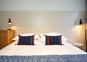 Ross Lodge