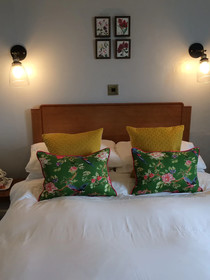 Leven House Bed And Breakfast And Squirrel Away Apartment