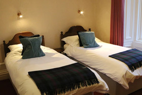 Leven House Bed And Breakfast And Squirrel Away Apartment