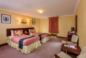 Muthu Dalmally Hotel