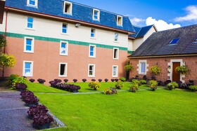 Muthu Dalmally Hotel