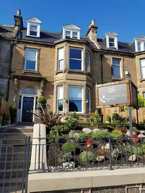 18 Craigmillar Park