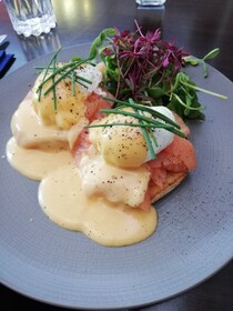 24 Royal Terrace Hotel