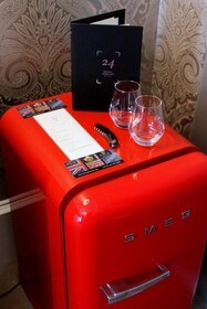 24 Royal Terrace Hotel