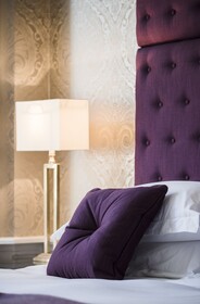 24 Royal Terrace Hotel