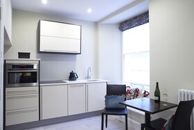 24 Royal Terrace Hotel