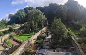 24 Royal Terrace Hotel