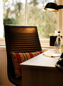 24 Royal Terrace Hotel