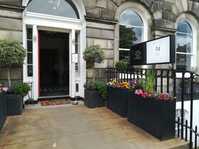 24 Royal Terrace Hotel