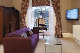 24 Royal Terrace Hotel