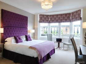 24 Royal Terrace Hotel