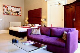 24 Royal Terrace Hotel