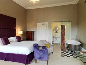 24 Royal Terrace Hotel