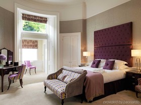 24 Royal Terrace Hotel