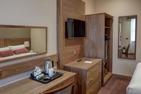 Best Western Kings Manor Hotel