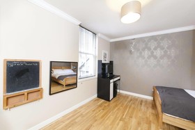 Burnets Apartments