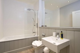 Destiny Scotland - George IV Apartments