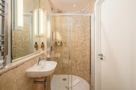 Destiny Scotland - St. Andrew Square Apartments