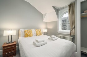 Destiny Scotland - St. Andrew Square Apartments