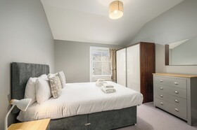 Destiny Scotland - St. Andrew Square Apartments