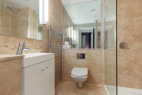 Destiny Scotland - St. Andrew Square Apartments