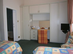 Dorstan Guest House
