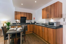 Heeton Concept Hotel - Stewart Aparthotel Edinburgh