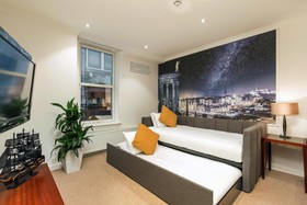 Heeton Concept Hotel - Stewart Aparthotel Edinburgh