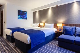 Holiday Inn Express Edinburgh Airport
