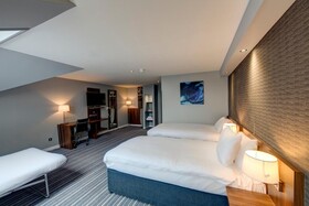 Holiday Inn Express Edinburgh Airport