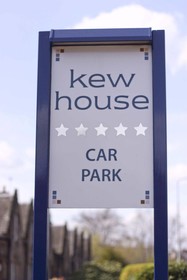 Kew House and Apartments