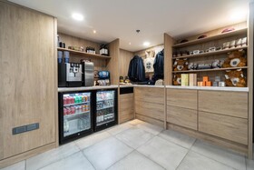 KM Hotel & Apartments