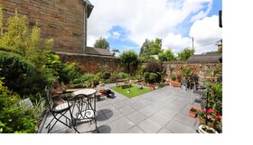 Lauderville Guest House