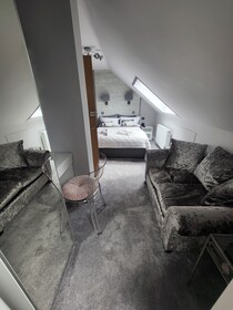 Lauderville Guest House